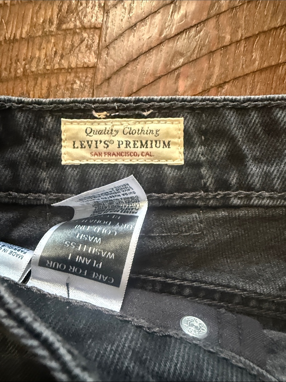 Signature by Levi Strauss Washed Black Raw Hem Denim Shorts - Picture 4 of 5